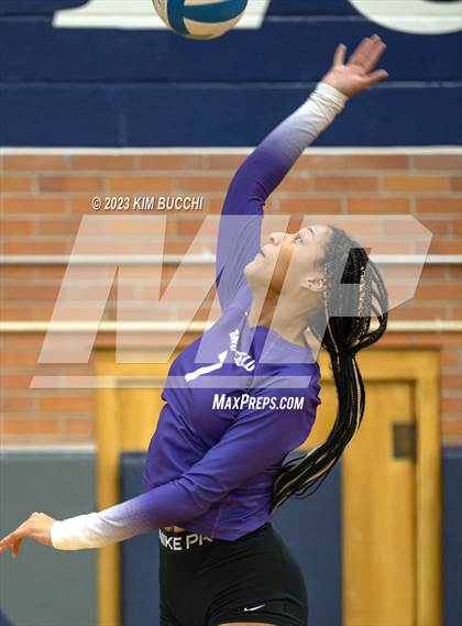Thumbnail 3 in L'Anse Creuse North vs. Bloomfield Hills photogallery.