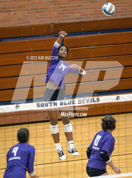 Thumbnail 1 in L'Anse Creuse North vs. Bloomfield Hills photogallery.