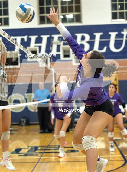 Thumbnail 3 in L'Anse Creuse North vs. Bloomfield Hills photogallery.