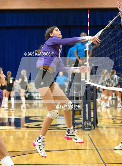 Thumbnail 3 in L'Anse Creuse North vs. Bloomfield Hills photogallery.
