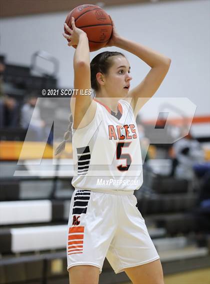 Thumbnail 1 in Amanda-Clearcreek vs. Circleville photogallery.