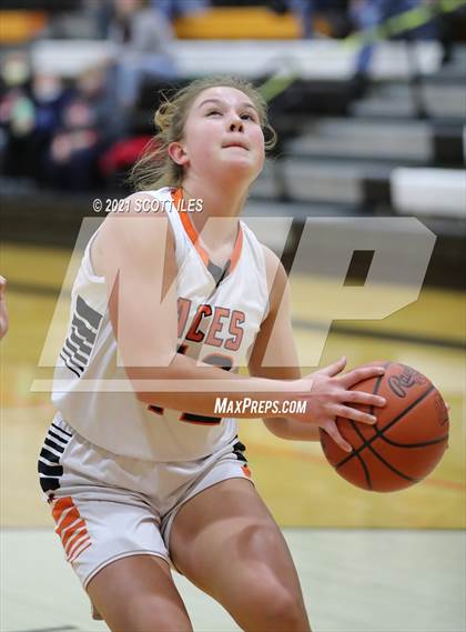 Thumbnail 3 in Amanda-Clearcreek vs. Circleville photogallery.