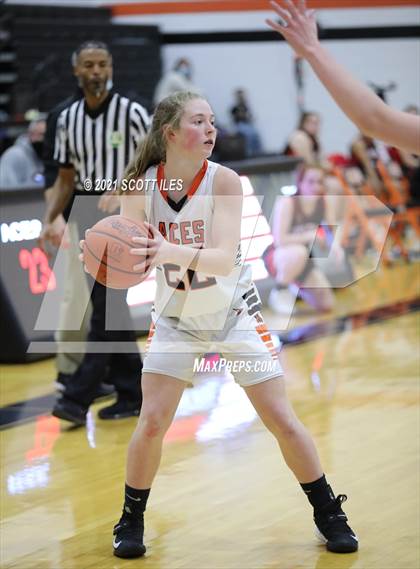 Thumbnail 1 in Amanda-Clearcreek vs. Circleville photogallery.