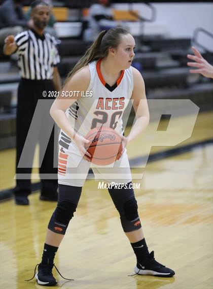 Thumbnail 1 in Amanda-Clearcreek vs. Circleville photogallery.