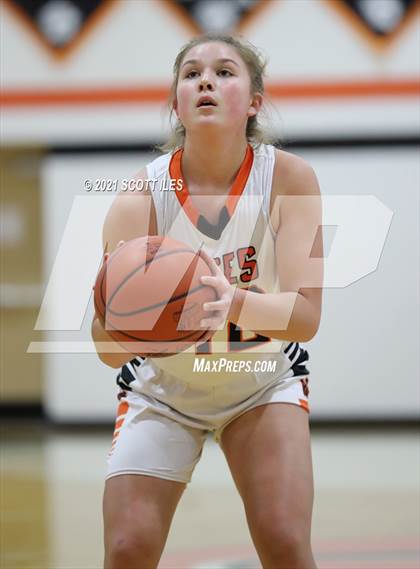Thumbnail 2 in Amanda-Clearcreek vs. Circleville photogallery.
