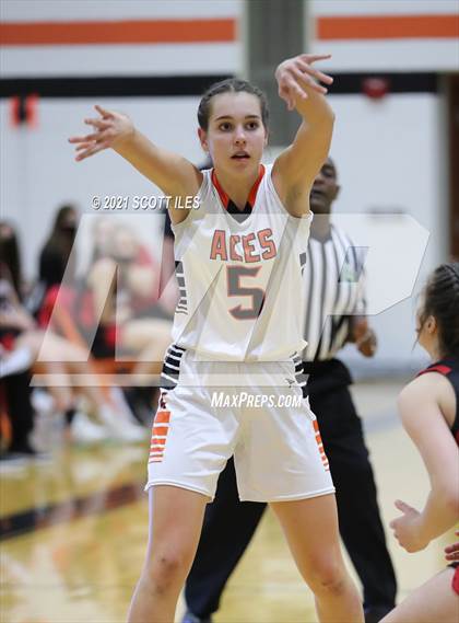 Thumbnail 1 in Amanda-Clearcreek vs. Circleville photogallery.