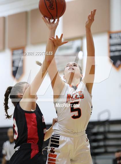Thumbnail 1 in Amanda-Clearcreek vs. Circleville photogallery.