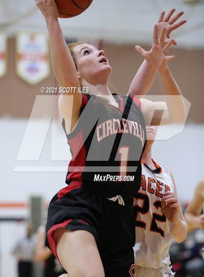 Thumbnail 1 in Amanda-Clearcreek vs. Circleville photogallery.