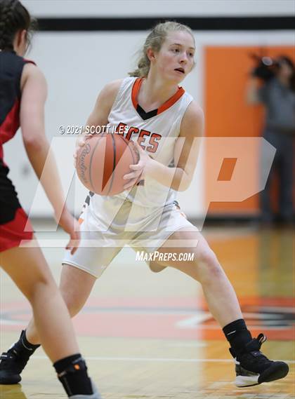 Thumbnail 1 in Amanda-Clearcreek vs. Circleville photogallery.