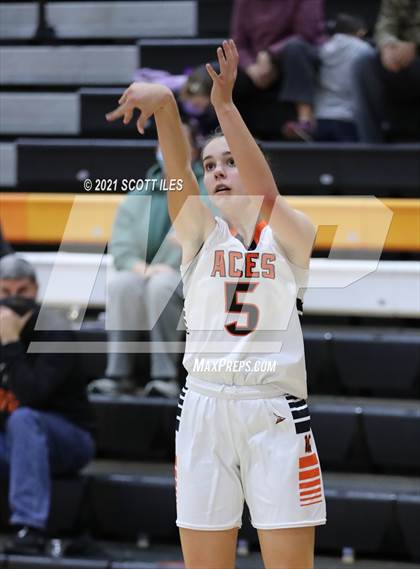 Thumbnail 3 in Amanda-Clearcreek vs. Circleville photogallery.