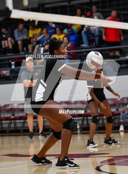 Thumbnail 2 in Hall vs Rose Bud photogallery.