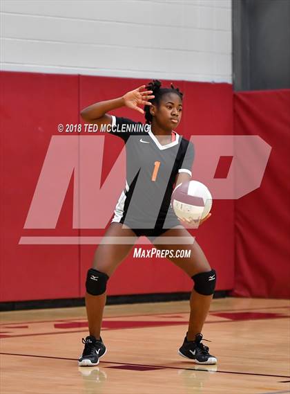 Thumbnail 2 in Hall vs Rose Bud photogallery.