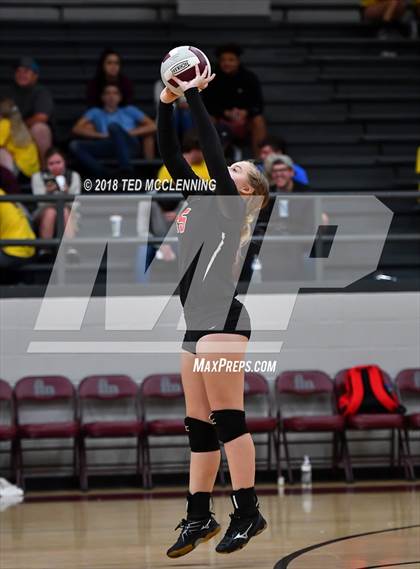 Thumbnail 1 in Hall vs Rose Bud photogallery.