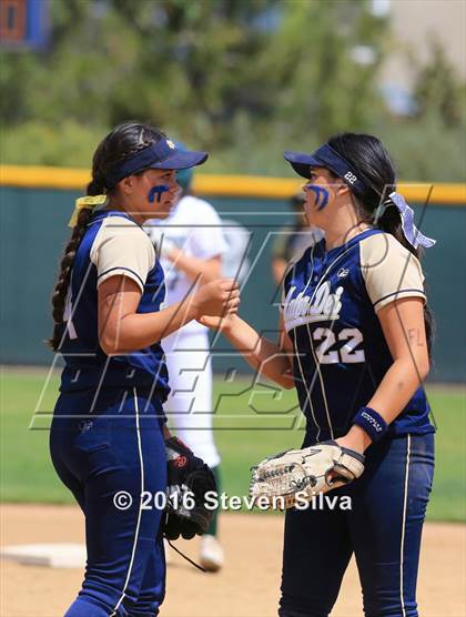 Thumbnail 3 in Mater Dei Catholic vs. Poway (CIF SDS Open Division 2nd Round) photogallery.