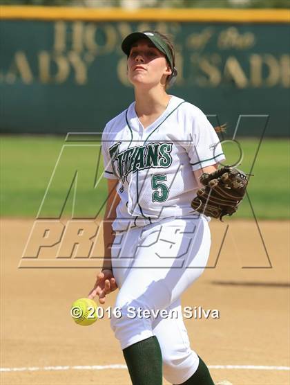 Thumbnail 2 in Mater Dei Catholic vs. Poway (CIF SDS Open Division 2nd Round) photogallery.