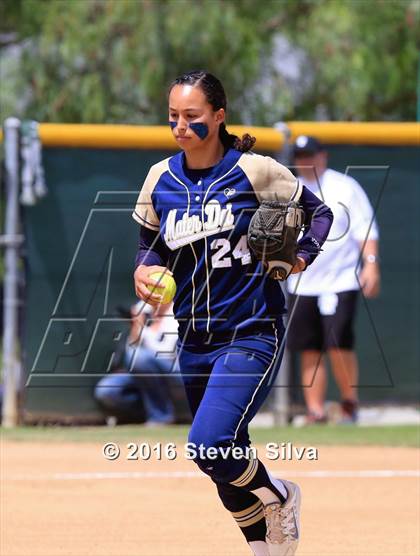 Thumbnail 2 in Mater Dei Catholic vs. Poway (CIF SDS Open Division 2nd Round) photogallery.