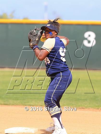 Thumbnail 3 in Mater Dei Catholic vs. Poway (CIF SDS Open Division 2nd Round) photogallery.