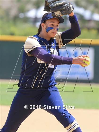 Thumbnail 3 in Mater Dei Catholic vs. Poway (CIF SDS Open Division 2nd Round) photogallery.