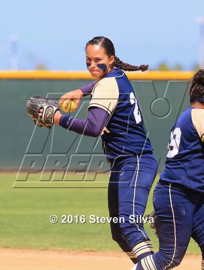 Thumbnail 2 in Mater Dei Catholic vs. Poway (CIF SDS Open Division 2nd Round) photogallery.