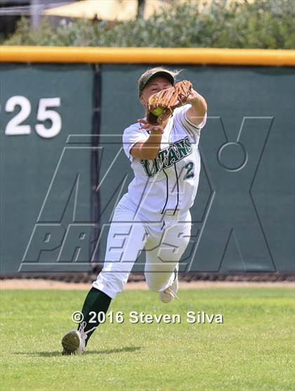 Thumbnail 3 in Mater Dei Catholic vs. Poway (CIF SDS Open Division 2nd Round) photogallery.