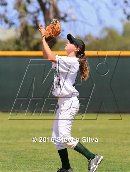 Thumbnail 1 in Mater Dei Catholic vs. Poway (CIF SDS Open Division 2nd Round) photogallery.