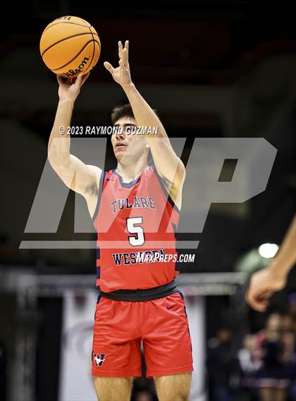 Thumbnail 3 in Tulare Western vs. Kerman (CIF CS Division 4 Championship) photogallery.