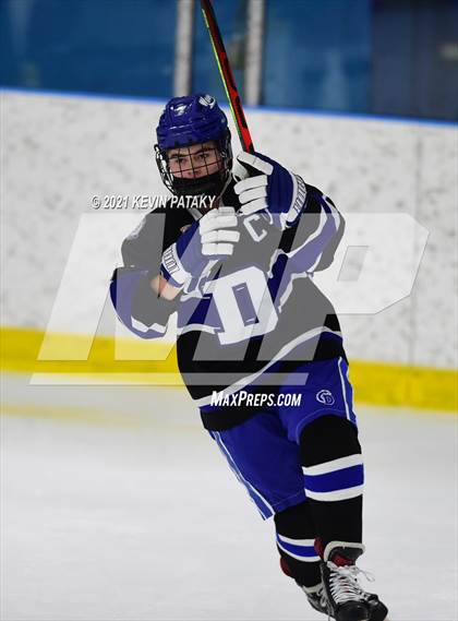 Thumbnail 1 in Darien @ Fairfield Warde/Ludlowe photogallery.