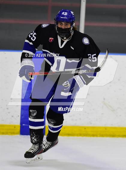Thumbnail 2 in Darien @ Fairfield Warde/Ludlowe photogallery.