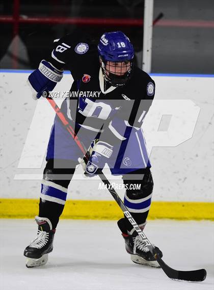 Thumbnail 1 in Darien @ Fairfield Warde/Ludlowe photogallery.