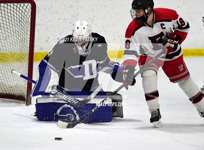 Thumbnail 3 in Darien @ Fairfield Warde/Ludlowe photogallery.