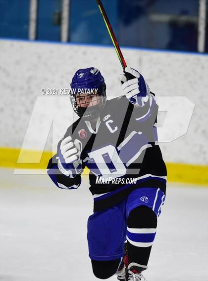 Thumbnail 3 in Darien @ Fairfield Warde/Ludlowe photogallery.
