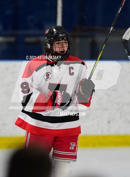 Thumbnail 1 in Darien @ Fairfield Warde/Ludlowe photogallery.