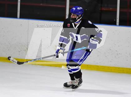 Thumbnail 3 in Darien @ Fairfield Warde/Ludlowe photogallery.