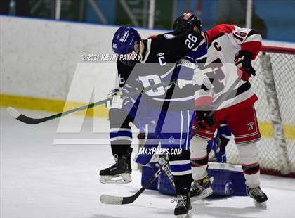 Thumbnail 3 in Darien @ Fairfield Warde/Ludlowe photogallery.