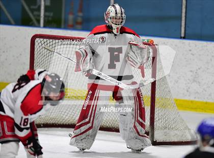 Thumbnail 3 in Darien @ Fairfield Warde/Ludlowe photogallery.