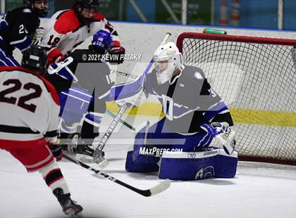 Thumbnail 3 in Darien @ Fairfield Warde/Ludlowe photogallery.