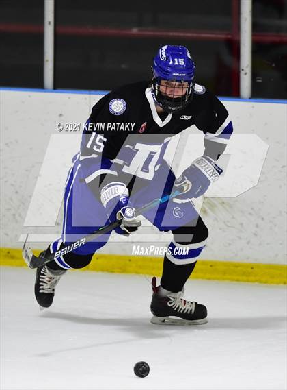 Thumbnail 1 in Darien @ Fairfield Warde/Ludlowe photogallery.