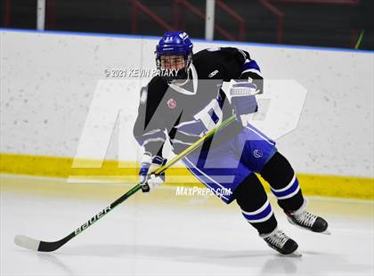 Thumbnail 3 in Darien @ Fairfield Warde/Ludlowe photogallery.