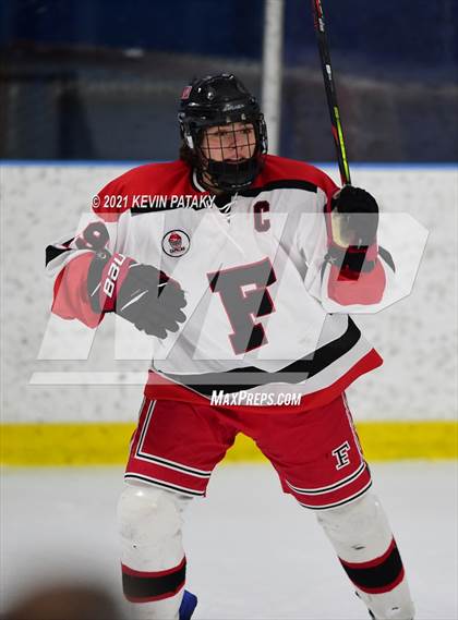 Thumbnail 3 in Darien @ Fairfield Warde/Ludlowe photogallery.