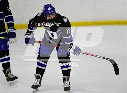 Thumbnail 1 in Darien @ Fairfield Warde/Ludlowe photogallery.