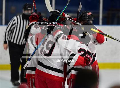 Thumbnail 1 in Darien @ Fairfield Warde/Ludlowe photogallery.