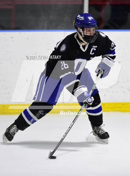 Thumbnail 1 in Darien @ Fairfield Warde/Ludlowe photogallery.