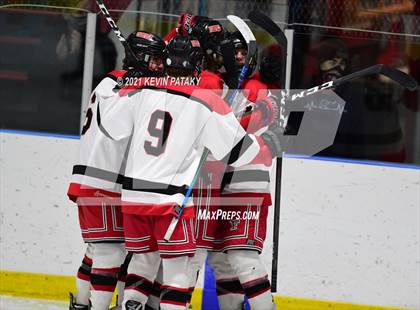 Thumbnail 1 in Darien @ Fairfield Warde/Ludlowe photogallery.