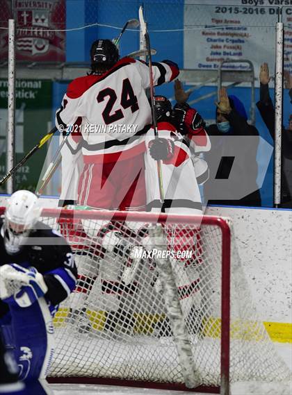 Thumbnail 1 in Darien @ Fairfield Warde/Ludlowe photogallery.