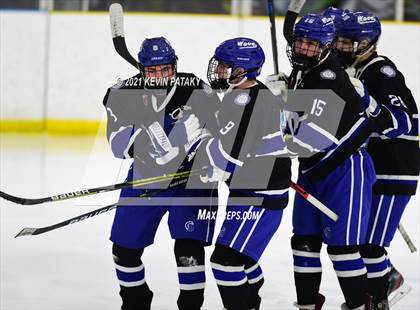 Thumbnail 2 in Darien @ Fairfield Warde/Ludlowe photogallery.
