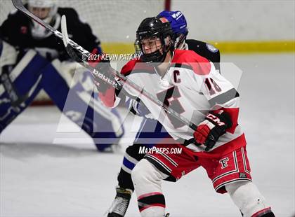 Thumbnail 3 in Darien @ Fairfield Warde/Ludlowe photogallery.