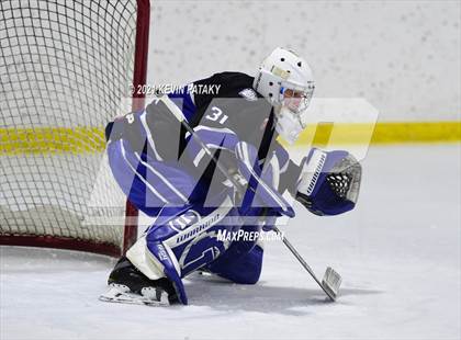 Thumbnail 1 in Darien @ Fairfield Warde/Ludlowe photogallery.