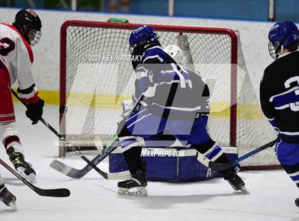 Thumbnail 1 in Darien @ Fairfield Warde/Ludlowe photogallery.