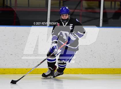 Thumbnail 3 in Darien @ Fairfield Warde/Ludlowe photogallery.