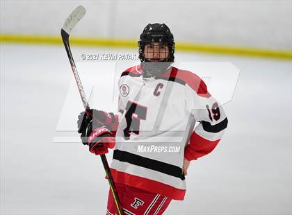 Thumbnail 3 in Darien @ Fairfield Warde/Ludlowe photogallery.